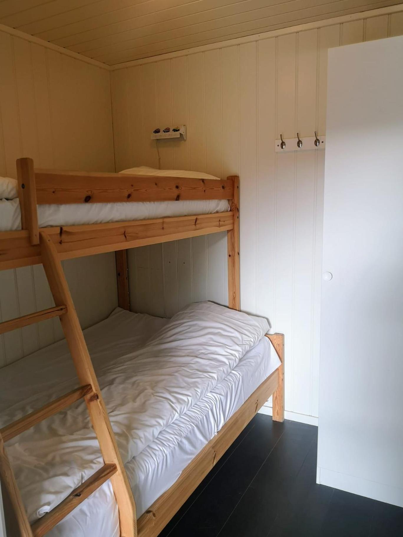 Ulvsvag Gjestgiveri Og Fjordcamping As Экстерьер фото